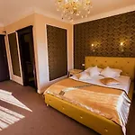 4cardinals Boutique Brasov