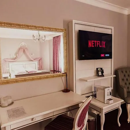 4cardinals Boutique Hotel