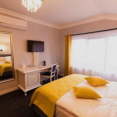 4cardinal's Boutique 3* براشوف