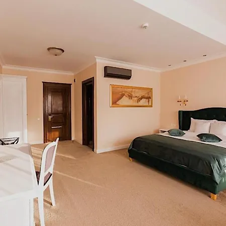 4cardinal's Boutique Hotel