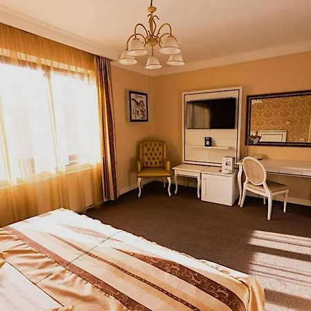 4cardinal's Boutique 3*