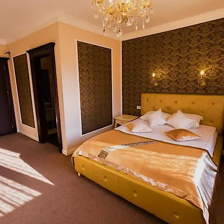 4cardinal's Boutique Braşov