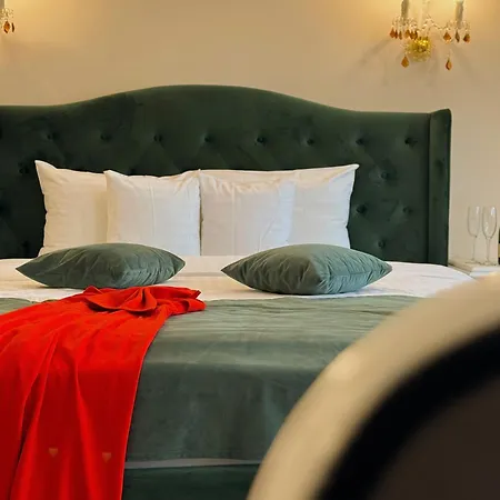 4cardinal's Boutique 3*