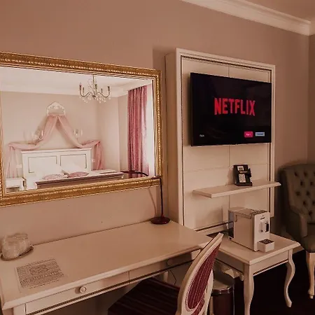 4cardinal's Boutique Hotel