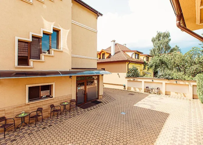 4cardinals Boutique فندق