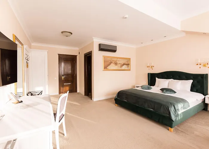 4cardinals Boutique Готель